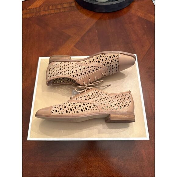 “MICHAEL Kors sunny lace up Vachetta leather  laser cut toe oxfords size 6 - Picture 2 of 7